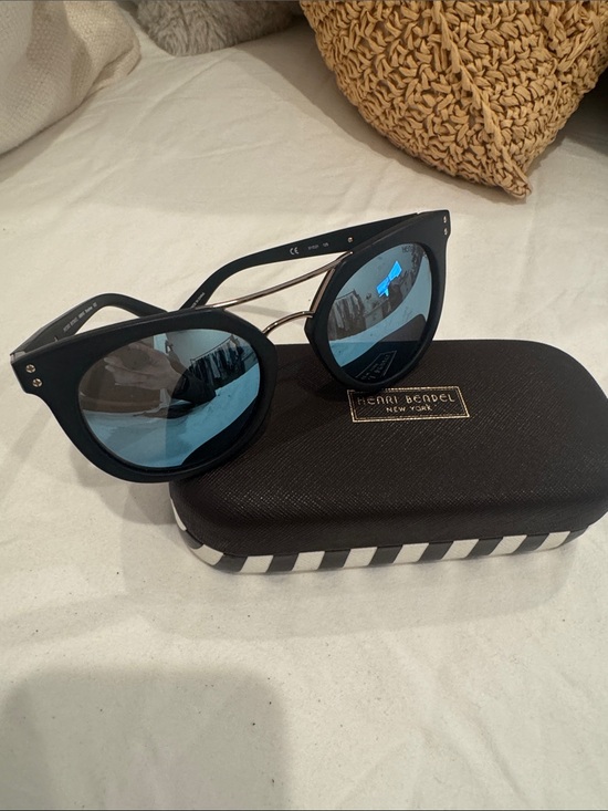 henri bendel Accessories - henri bendel HB804S Broadway 002 Black Frame Sunglasses/Blue Mirrored Lenses